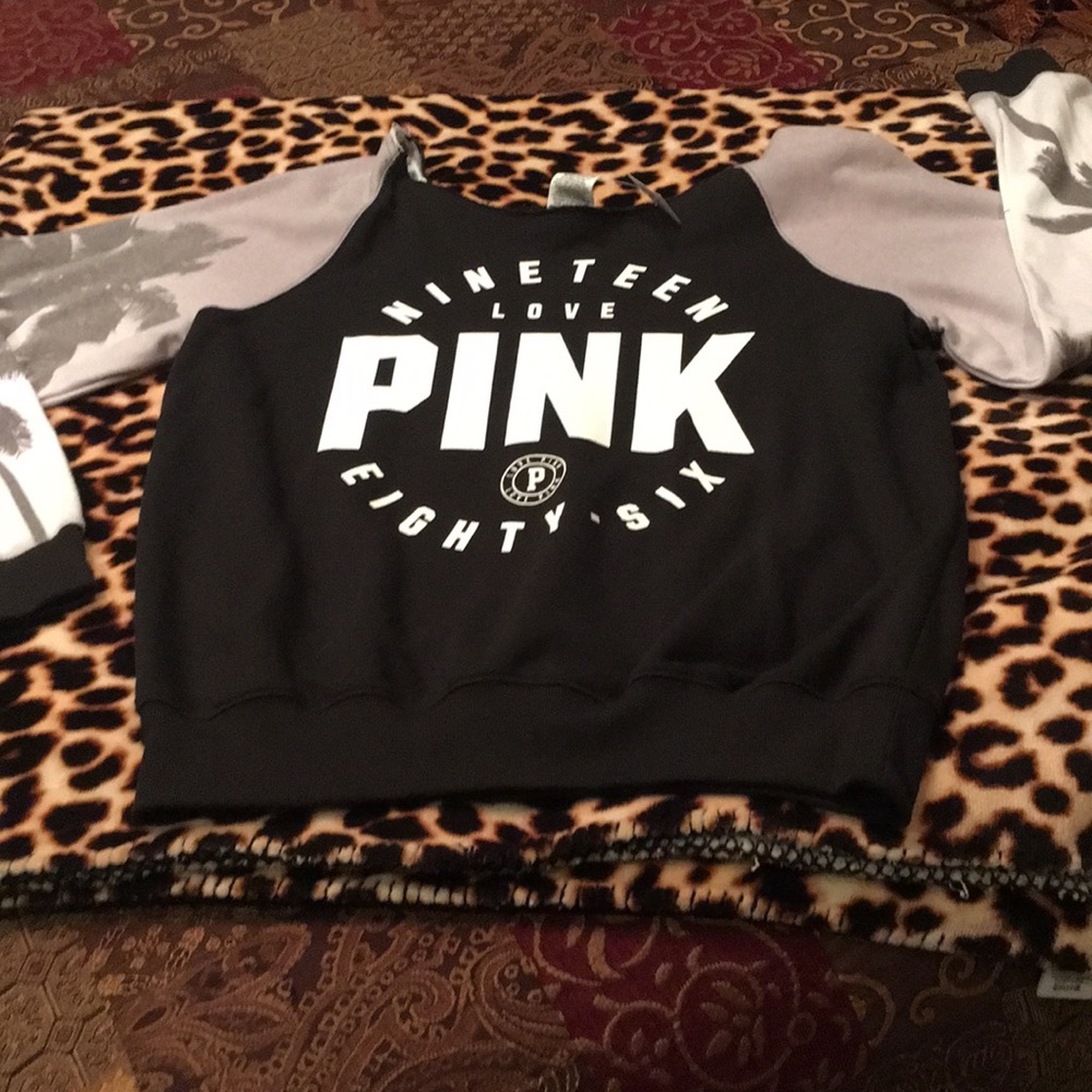 Pink / Victoria’s Secret sweatshirt